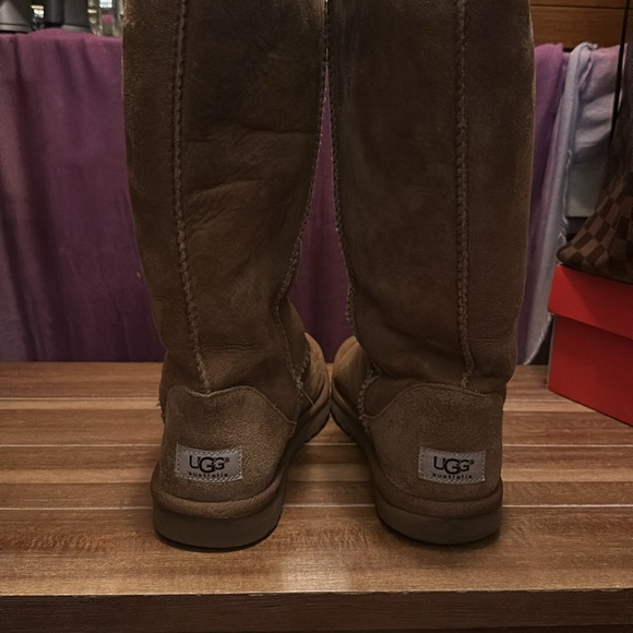 WOMENS CLASSIC UGG TALL BOOTS IN CHESTNUT - Picture 4 of 6